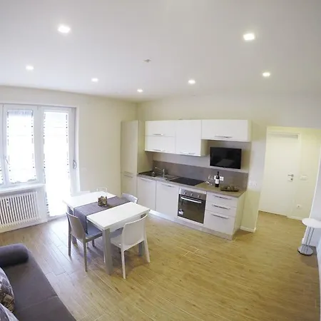 Holiday House Italia - *